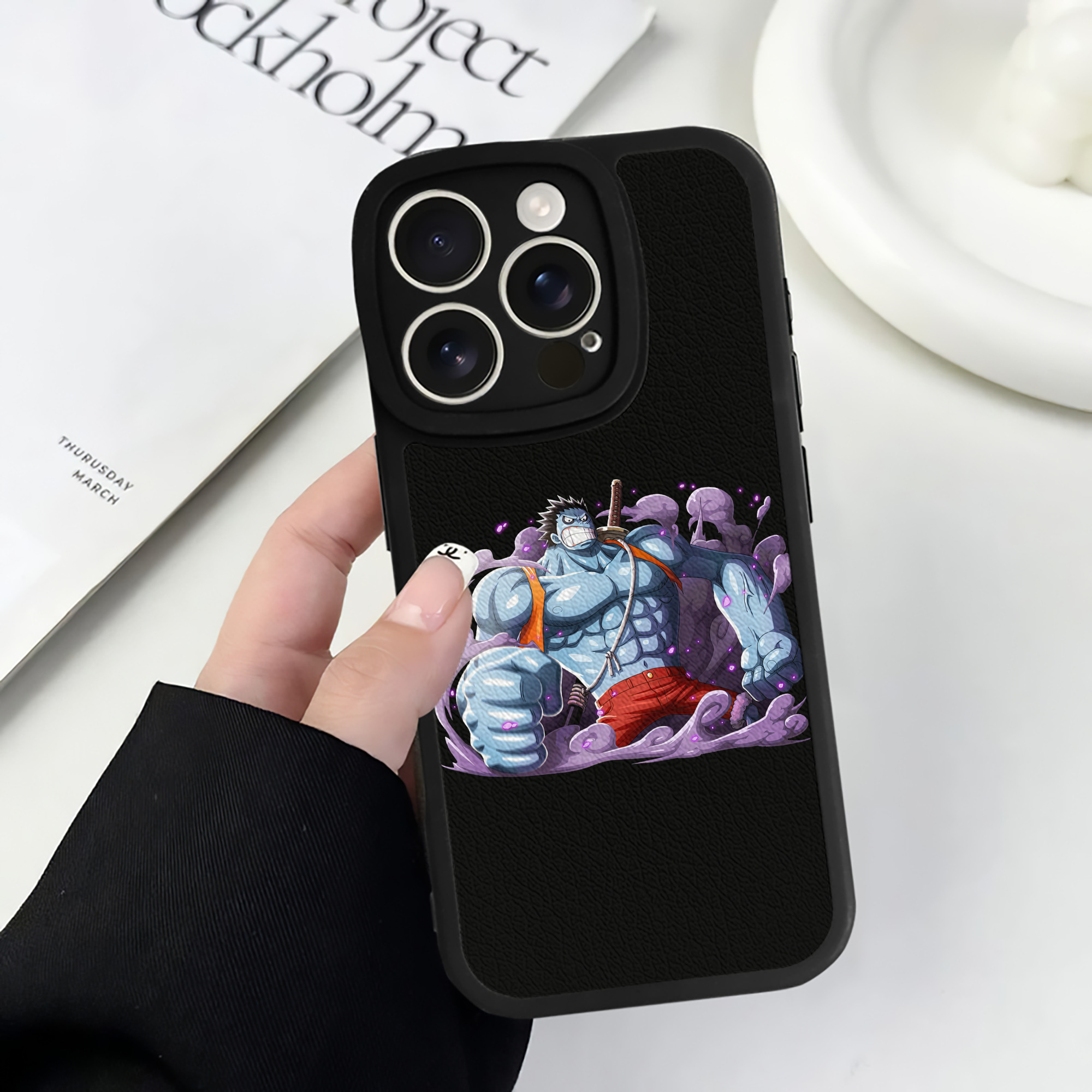 （画像用） ワンピース モンキー・D・ルフィ ONE PIECE Monkey D. Luffy 【iPhone 16シリーズ対応】シリコンスマホケース（レザー調） 材質：シリコン